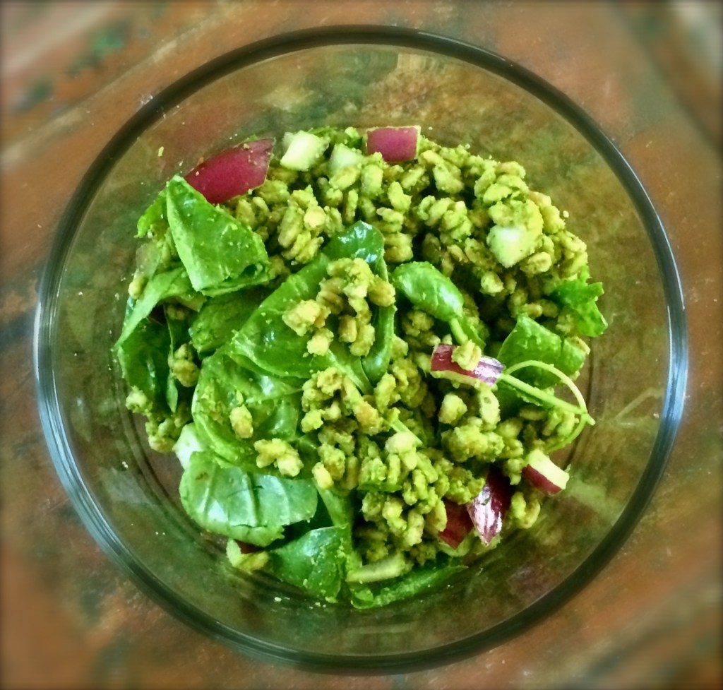 spinach pesto and farro salad