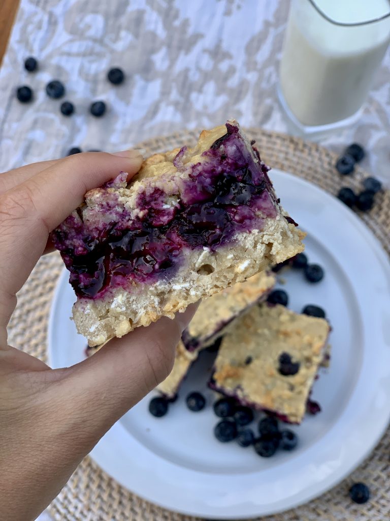 healthy blueberry crumb bars that taste good